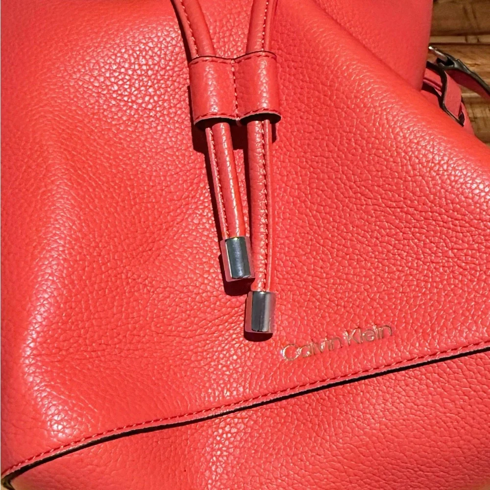 Calvin Klein Vibrant Coral Shoulder Bag - Picture 2 of 4
